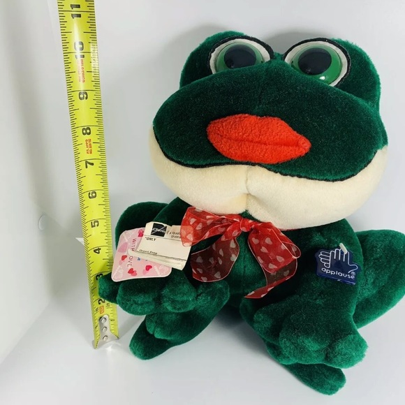 VTG Applause Valentines Day Green Frog With Kissy Lips Plush Stuffed Animal Toy - Picture 10 of 10
